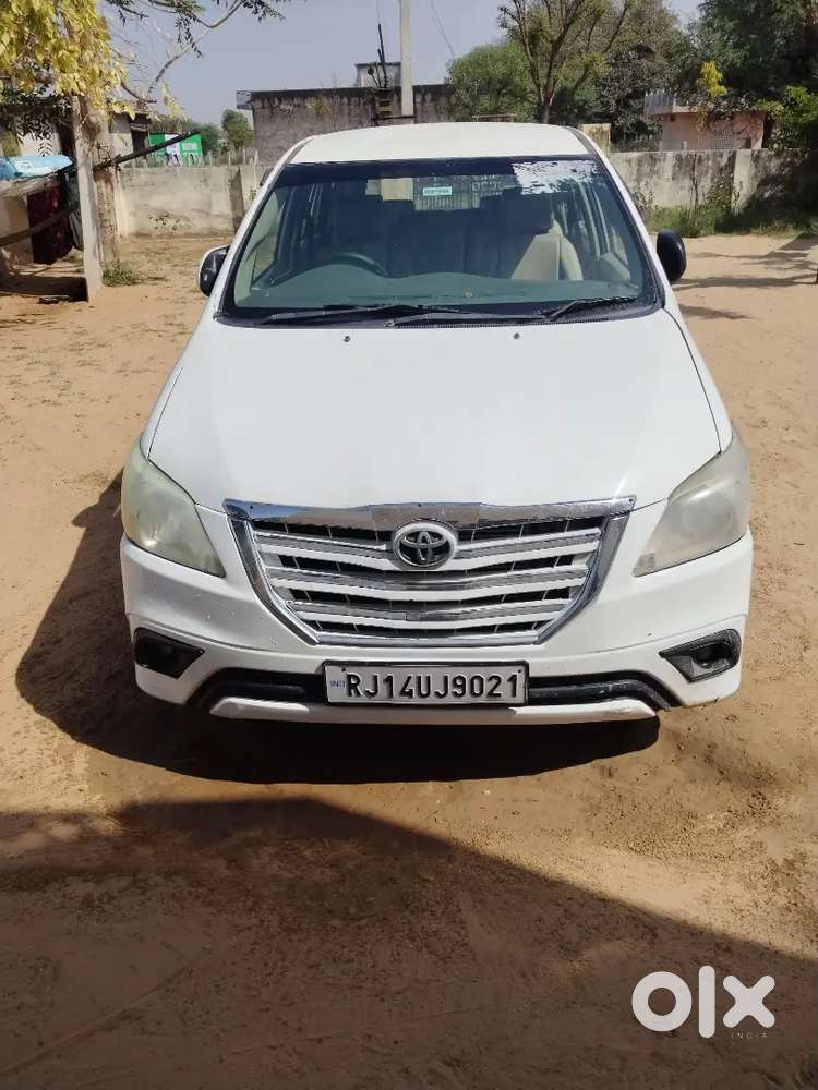 Family Innova Car, 4 Tyre New, Seat Cover Matting New