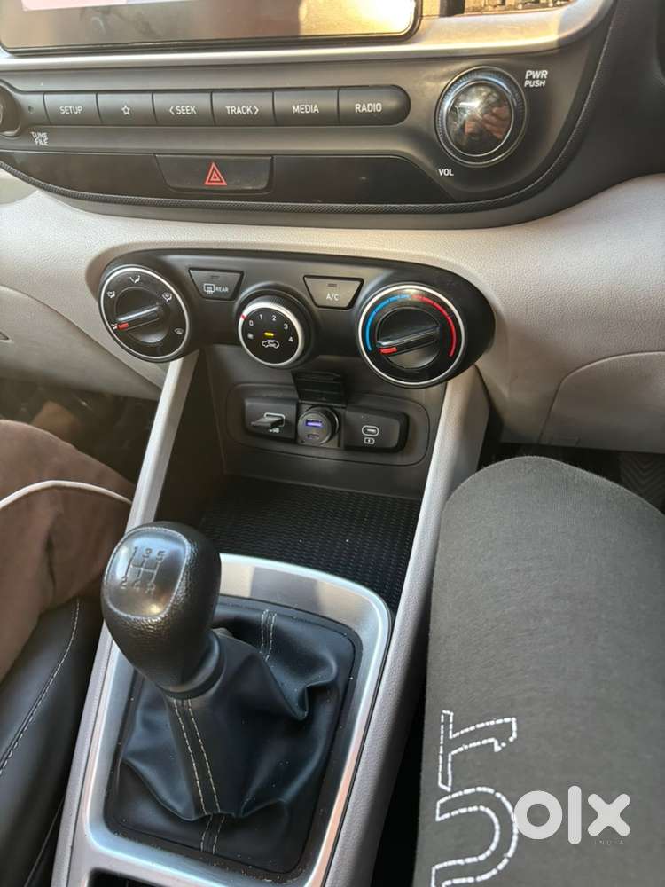 Hyundai Venue 2023 Petrol 19000 Km Driven