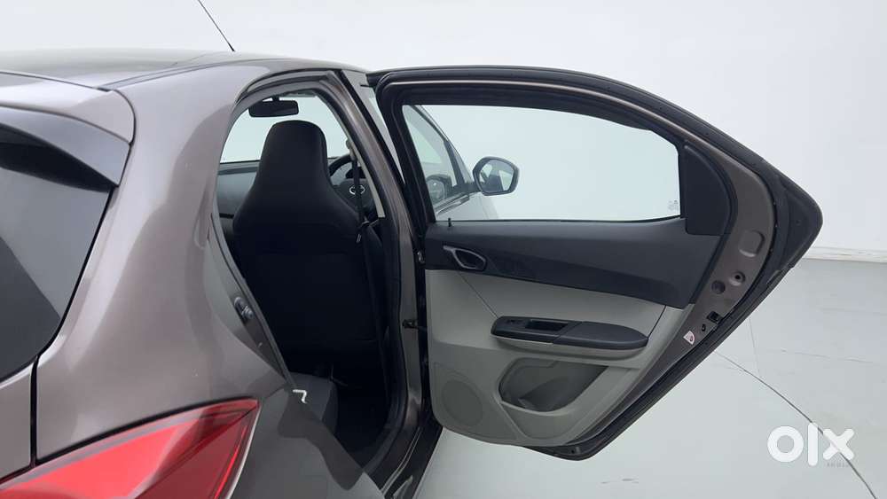 Tata Tiago 1.2 Revotron Xt, 2018, Petrol