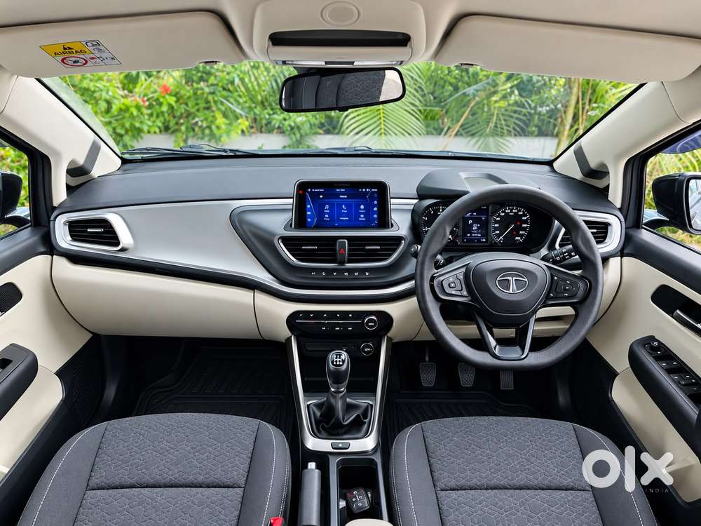 Tata Altroz Xz, 2022, Petrol