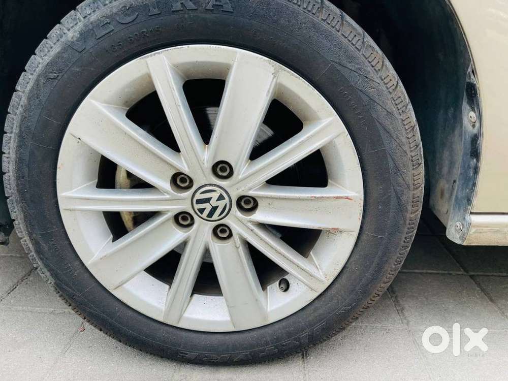 Volkswagen Vento 1.2 Tsi Highline Plus At, 2017, Petrol