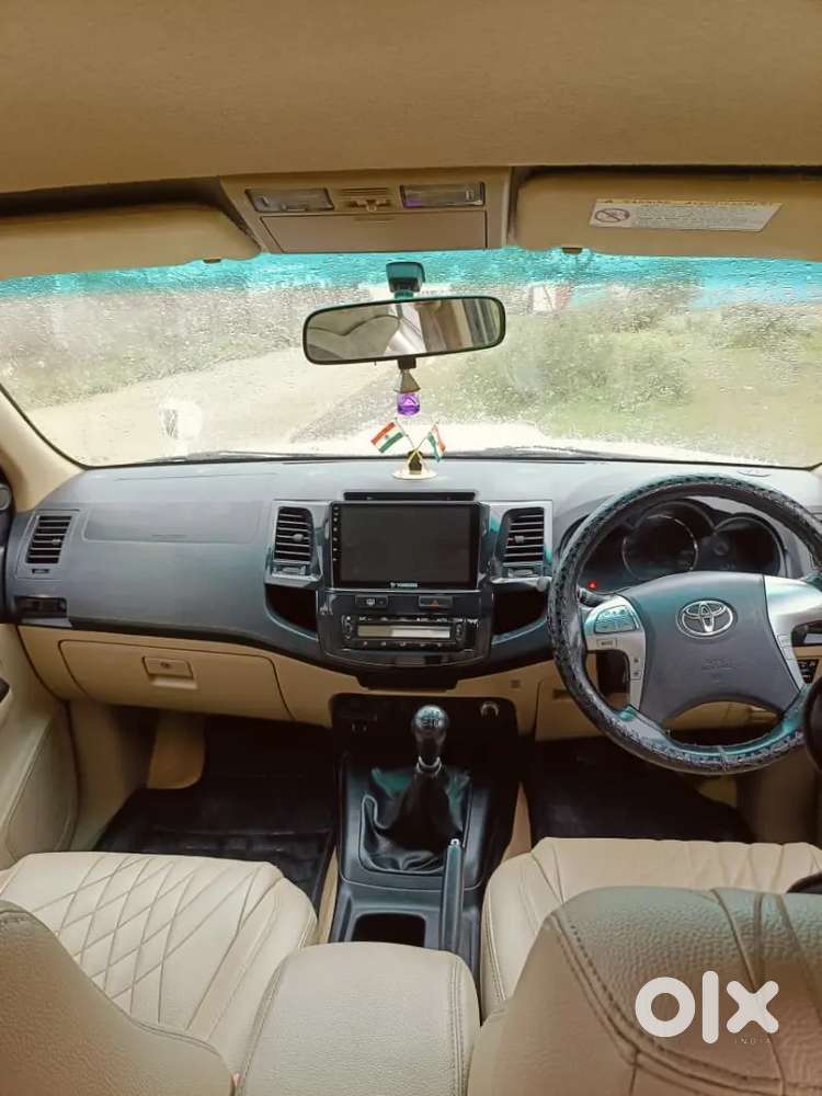 Toyota Fortuner Legender Diesel 10