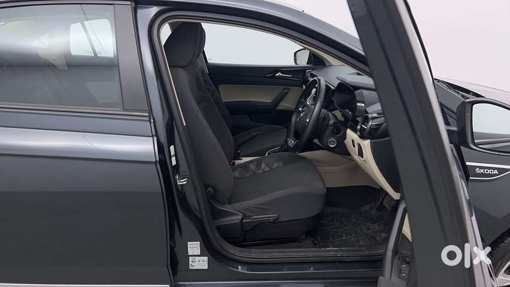 Skoda Slavia Ambition 1.0l Tsi At, 2023, Petrol