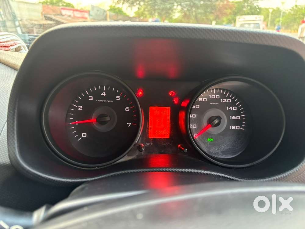 Mahindra Tuv 300 2018