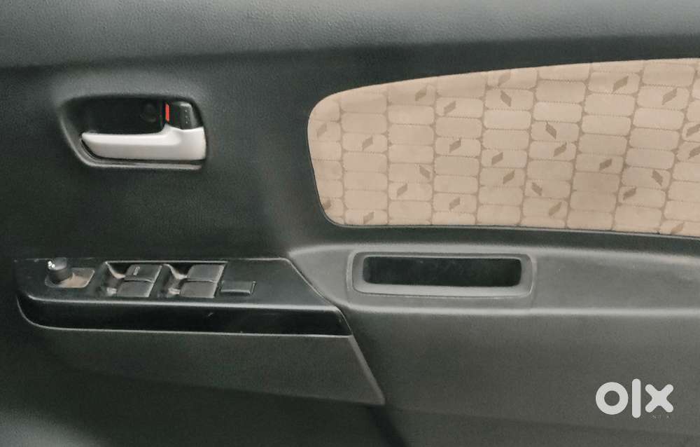 Maruti Suzuki Wagon R 1.0 Vxi Plus Amt, 2017, Petrol
