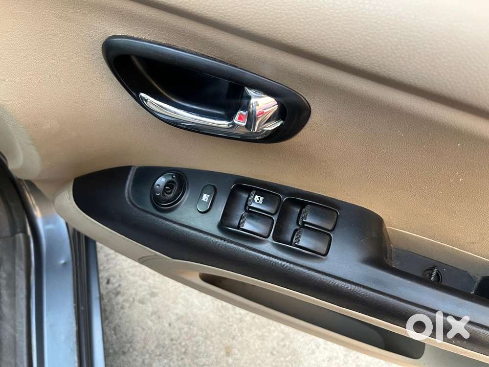 Hyundai I10 Sportz At, 2012, Petrol