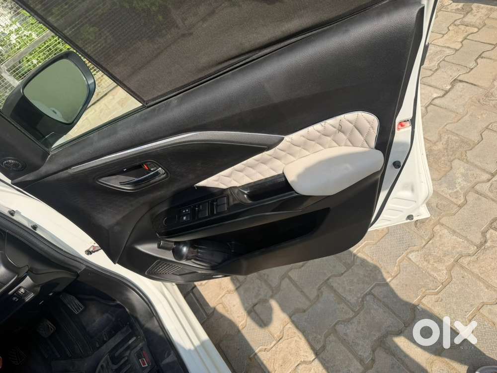 Maruti Suzuki Swift Zxi 2025 Petrol Manual