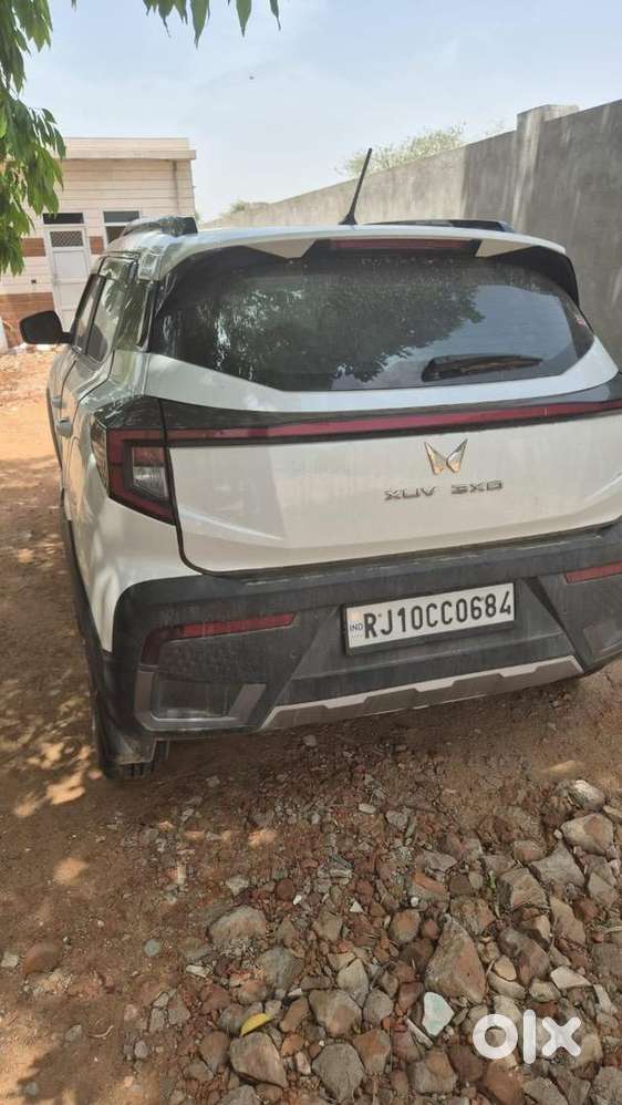 Mahindra Xuv 3xo 2025 Diesel Well Maintained