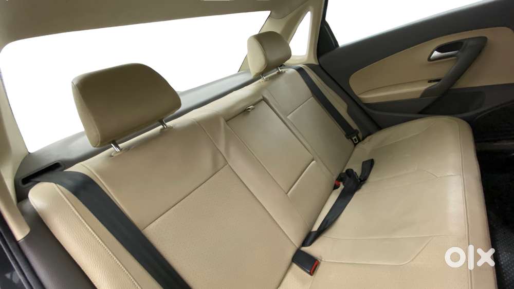 Volkswagen Vento 1.2 Highline Plus At 16 Alloy, 2016, Petrol