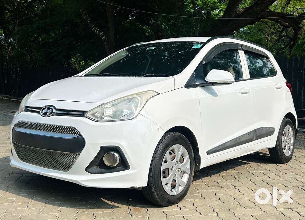 Hyundai Grand I10 Sportz, 2015, Petrol
