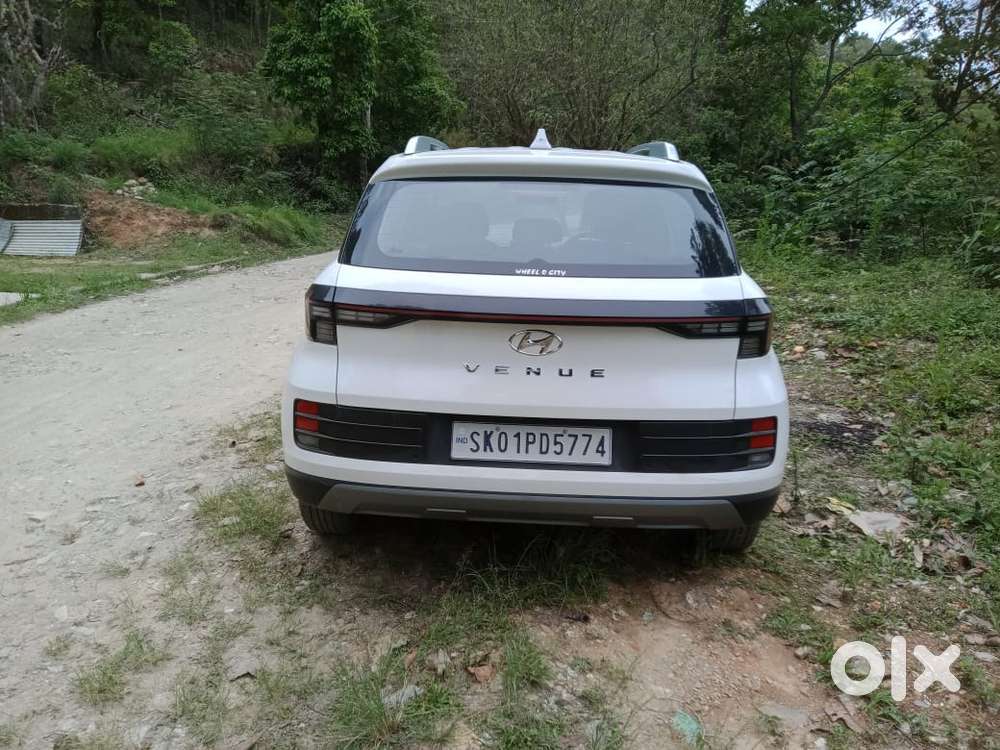Hyundai Venue Petrol 2024 For Sell, Price Is Negotiable .