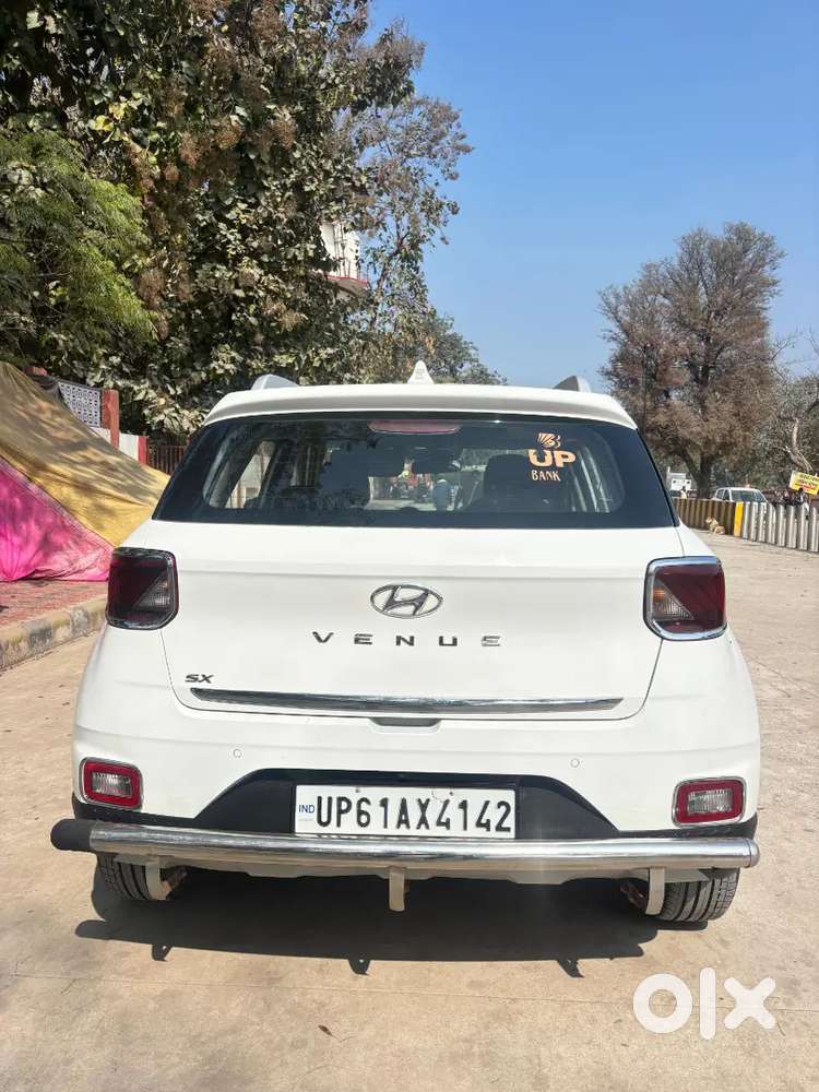 Hyundai Venue 2022 Diesel 70600 Km Driven