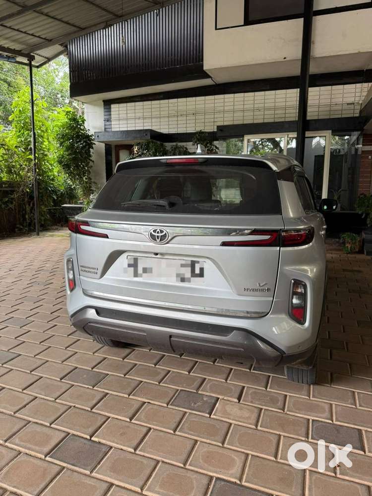 Toyota Urban Cruiser Hyryder V Hybrid &ndash; 2023 (excellent Condition)
