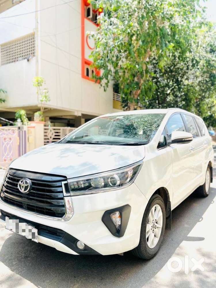 Toyota Innova Crysta 2.4 V 8 Str, 2016, Diesel
