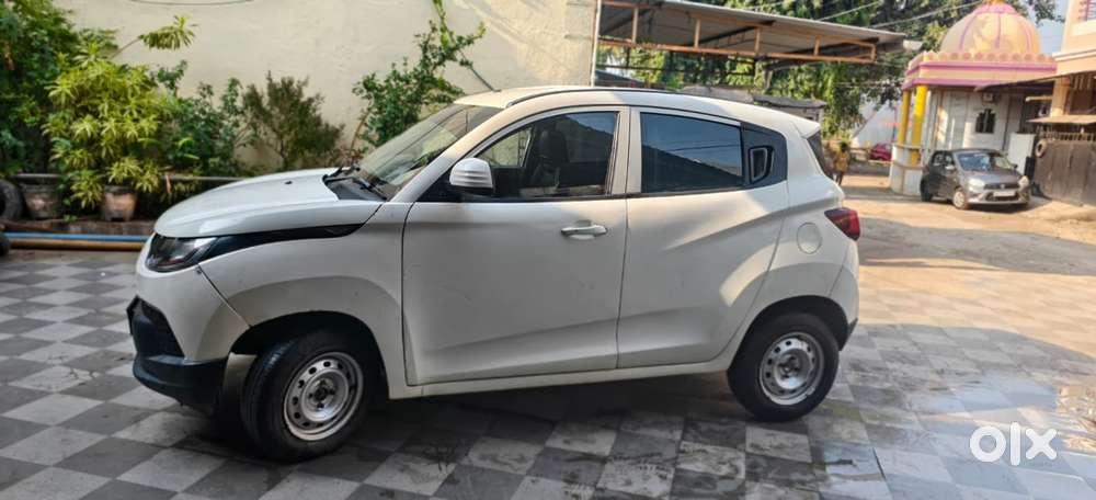 Mahindra Kuv 100 2018 Petrol