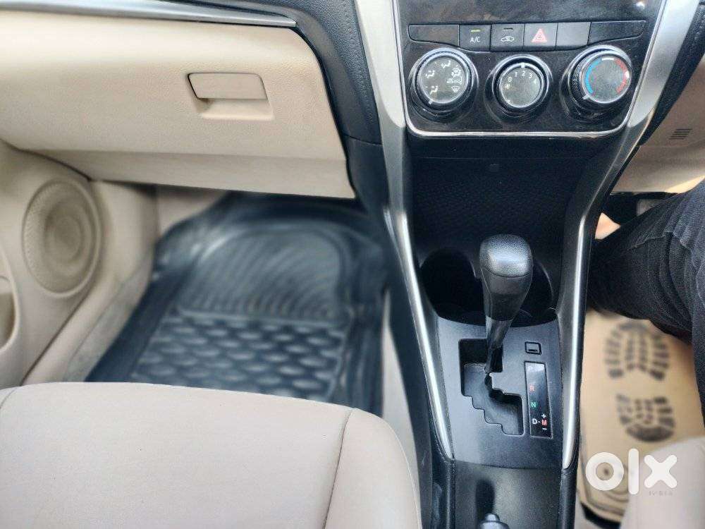 Toyota Yaris J Cvt, 2019, Petrol