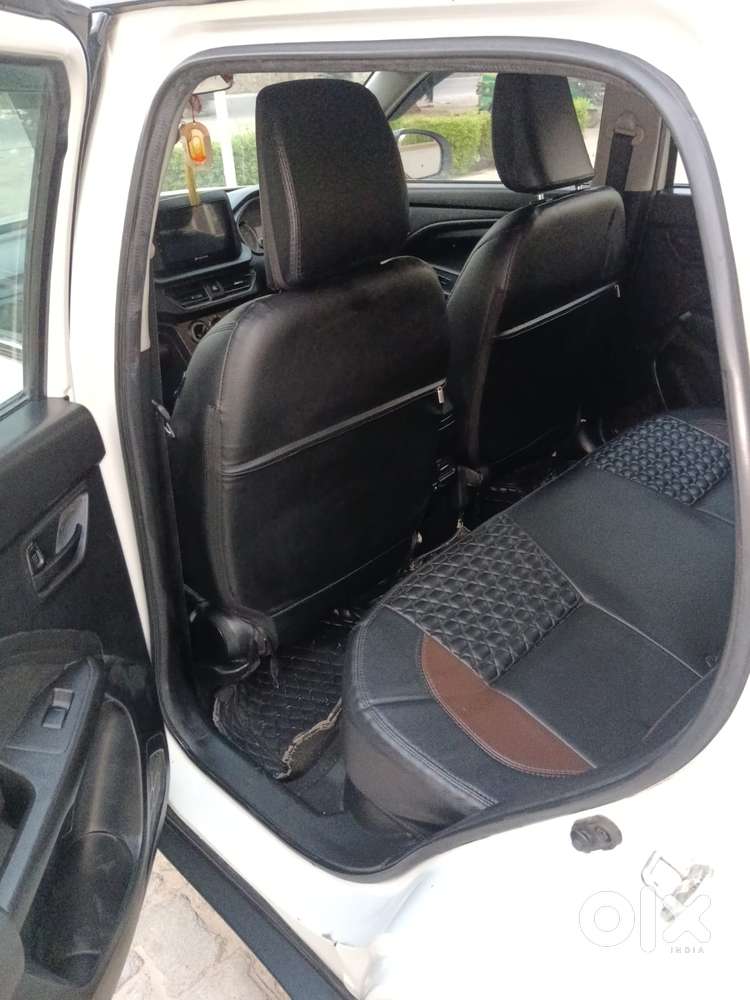 Maruti Suzuki Brezza 1.5 Lxi Cng, 2024, Cng & Hybrids
