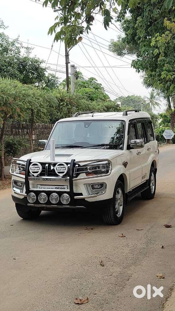 Mahindra Scorpio S10, 2016, Diesel