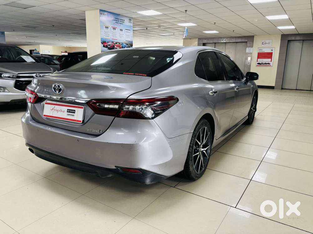 Toyota Camry [2019-ongoing] 2.5 Hybrid, 2023, Cng & Hybrids
