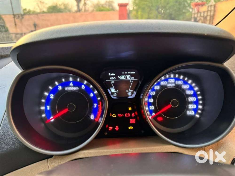 Hyundai Elantra 1.6 Sx Option, 2013, Petrol