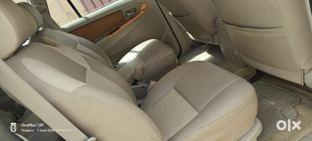 Toyota Innova 2.5 V 2011 Full Option Car Showroom Condition