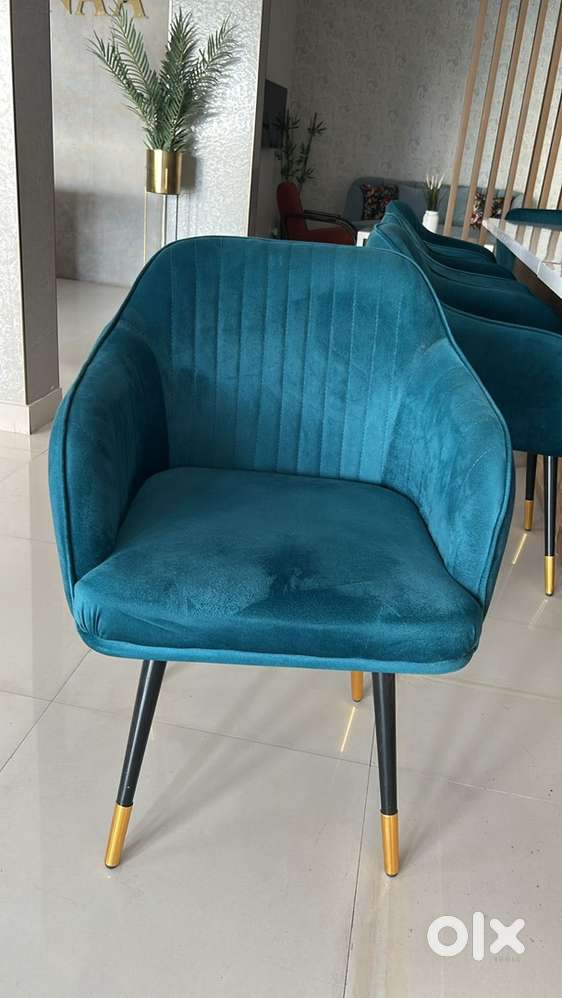 Velvet tub chair