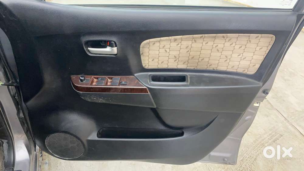 Maruti Suzuki Wagon R Vxi Amt, 2017, Petrol