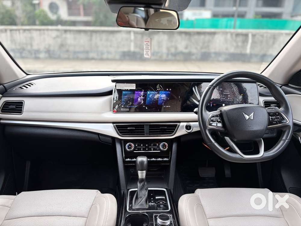 Mahindra Xuv700 2.2 Ax 7 Diesel At Luxury Pack Str, 2024, Diesel