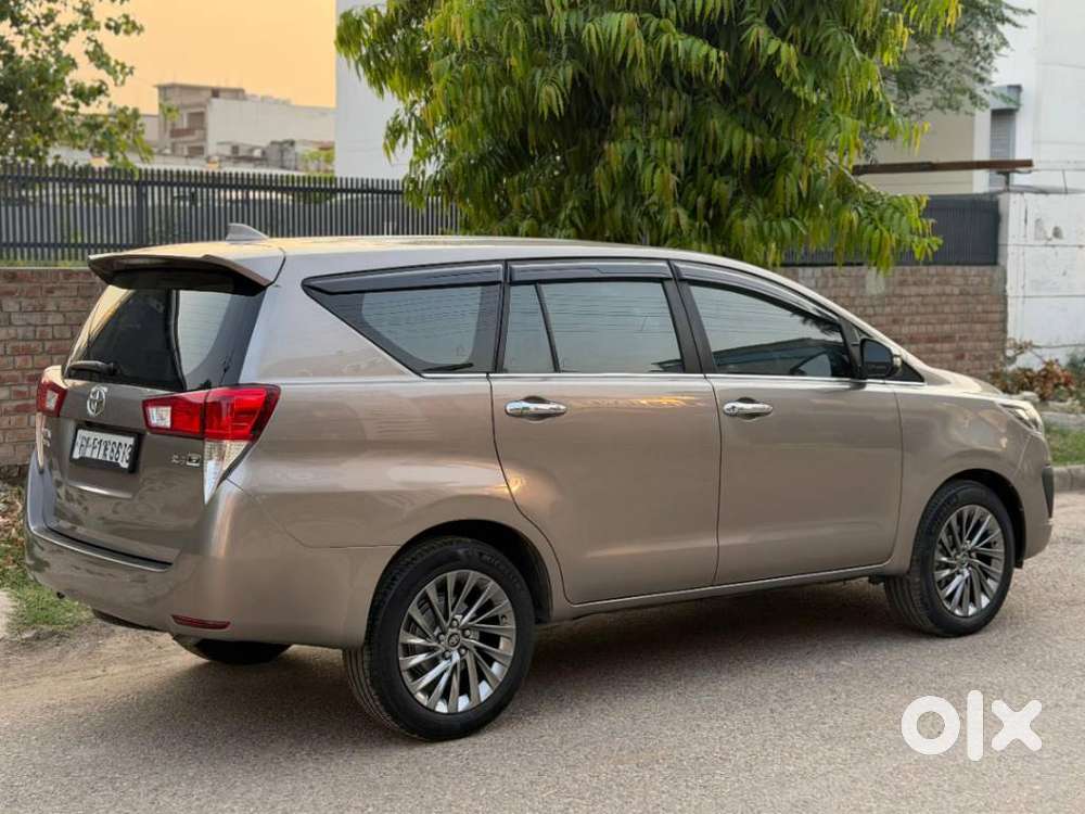 Toyota Innova Crysta [2020-ongoing] 2.4 Gx At 7 Str, 2020, Diesel