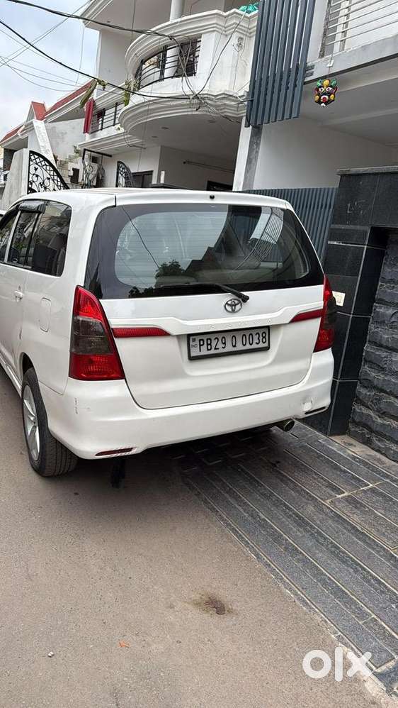 Toyota Innova 2014 Diesel 110000 Km Driven