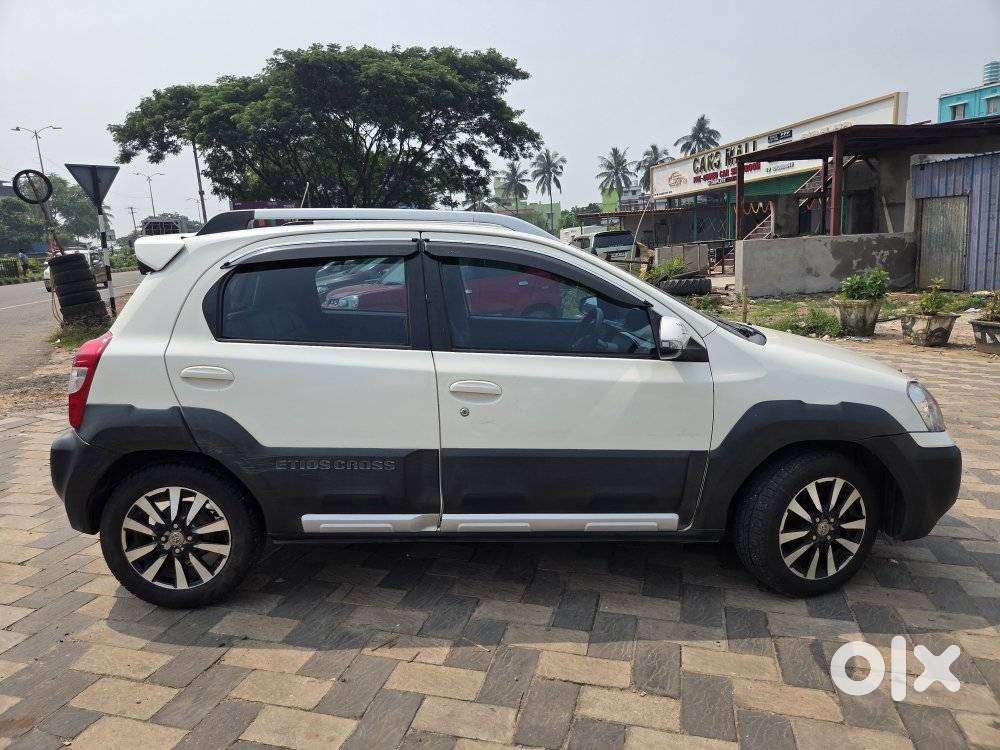 Toyota Etios Cross 1.5l V, 2016, Petrol