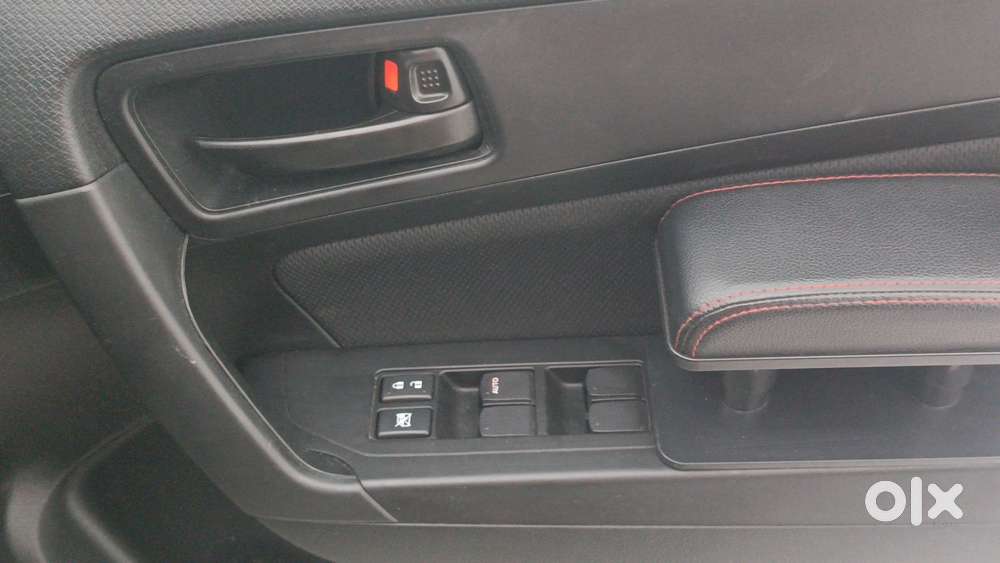 Maruti Suzuki Vitara Brezza 1.5 Vxi At, 2021, Petrol