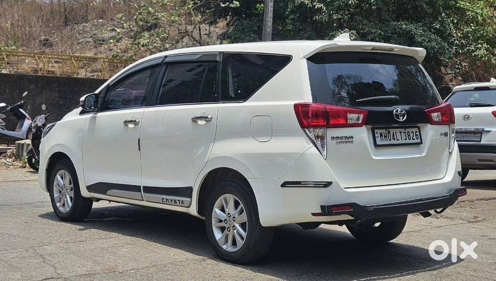 Toyota Innova Crysta 2.4 G Mt 8s, 2023, Diesel