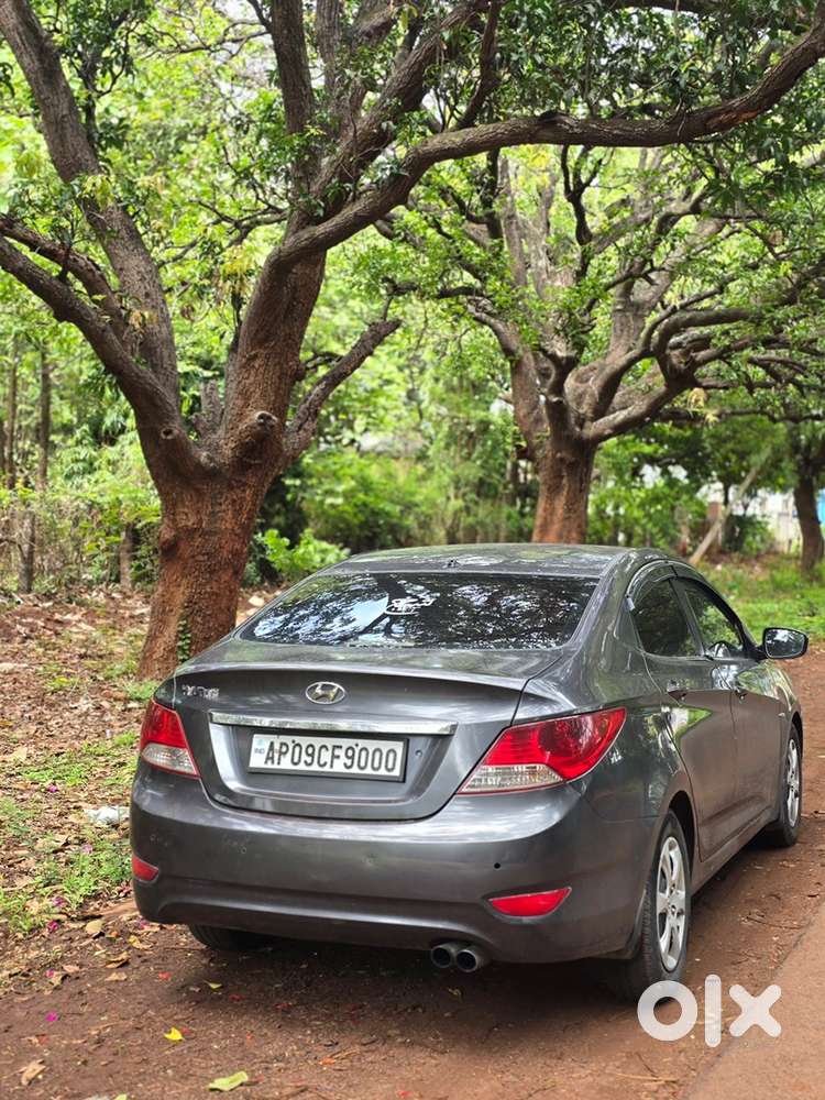 Hyundai Fluidic Verna 2011
