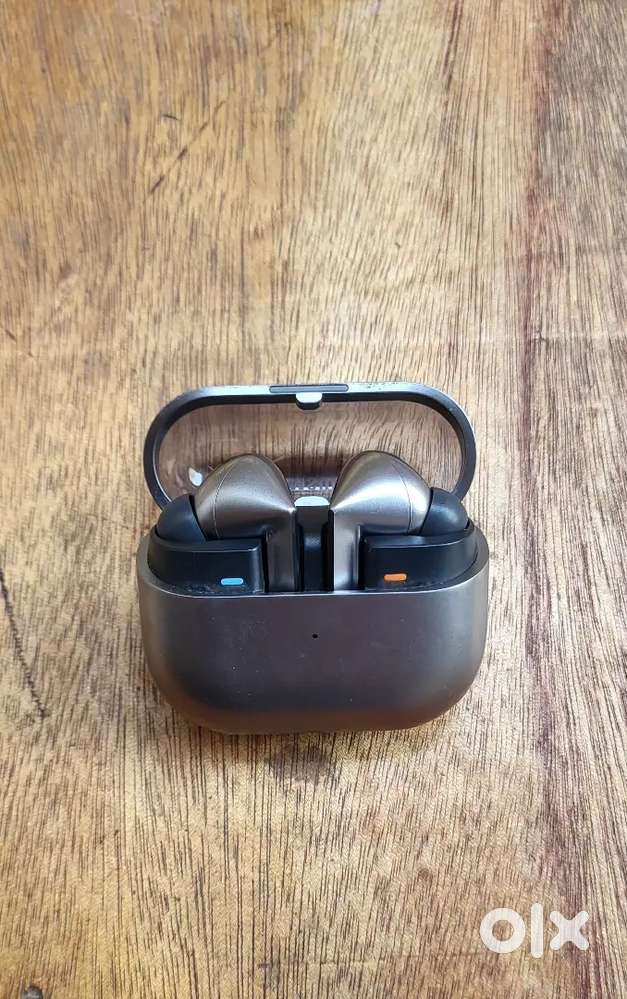 Samsung buds watches shades