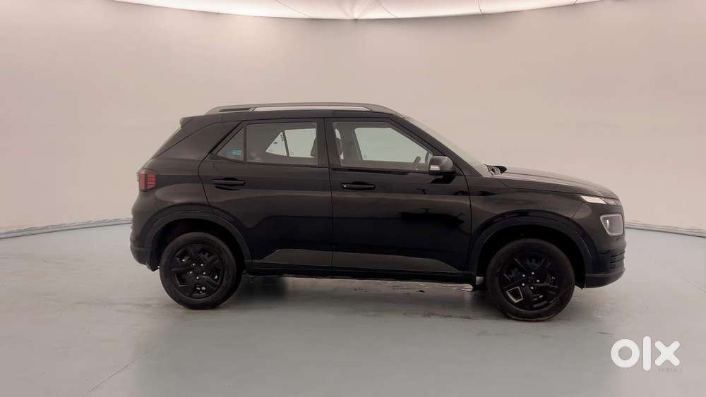 Hyundai Venue 1.2 S (o), 2023, Petrol