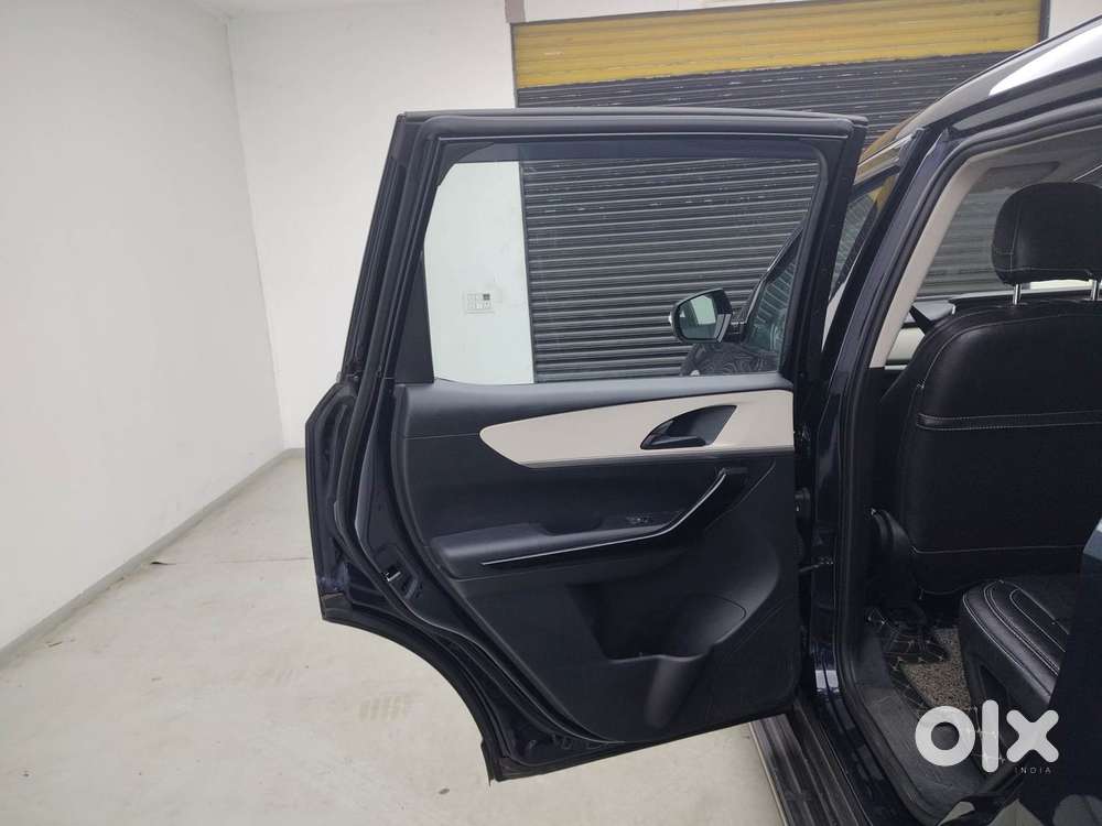 Mahindra Xuv700 2.2 Ax 5 Diesel At 7 Str, 2023, Diesel