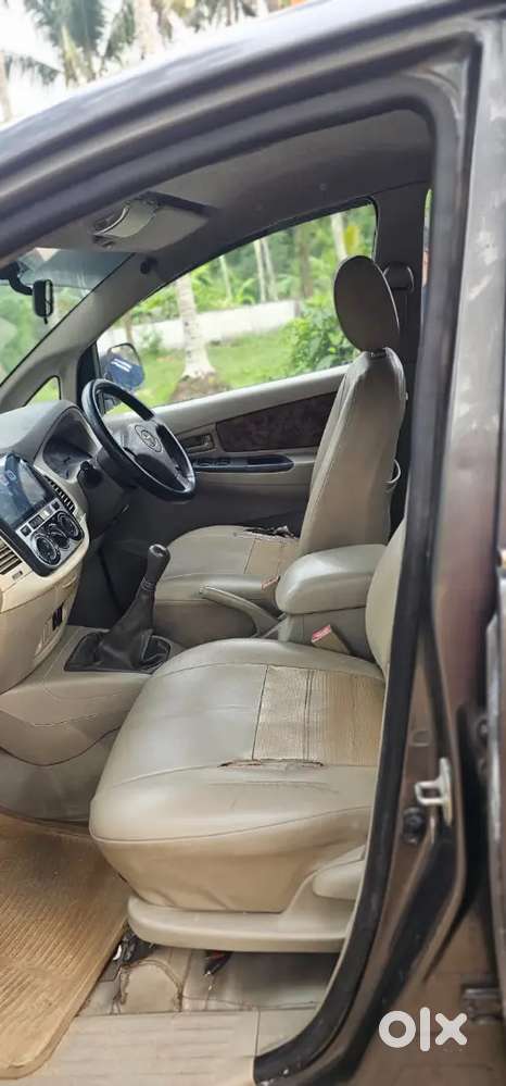 Toyota Innova 2011 Diesel Well Maintained
