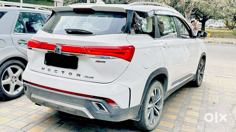 Mg Hector Plus Savvy Pro 1.5 Turbo Petrol Cvt 6 Str Dual Tone, 2024,..