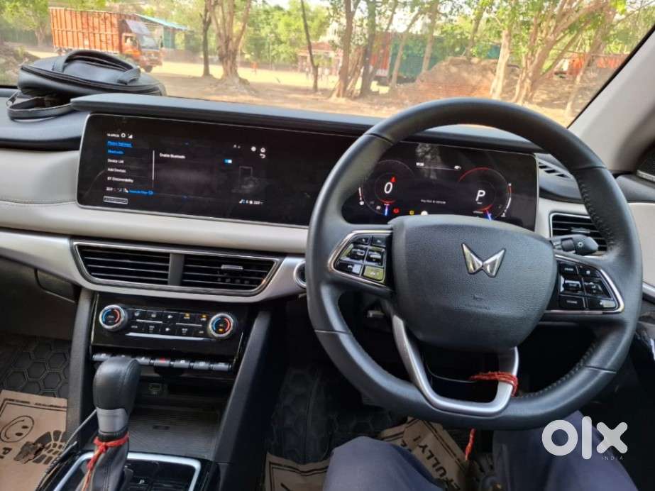 Mahindra Xuv700 Ax7 Luxury Pack Awd, 2025, Diesel