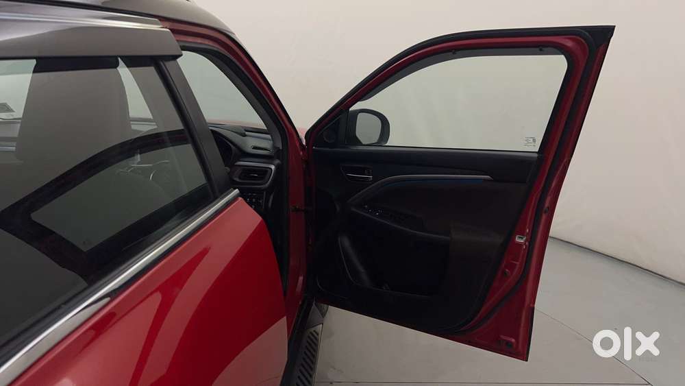 Maruti Suzuki Vitara Brezza 1.5 Zxi Plus At Dual Tone, 2023, Petrol