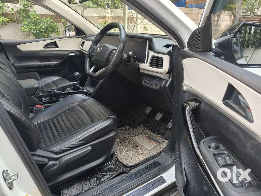 Mahindra Xuv700 2.2 Ax 5 Diesel Mt 7 Str, 2024, Diesel