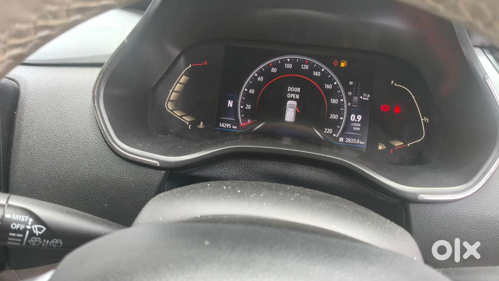 Renault Triber Rxz Easy-r Amt, 2024, Petrol