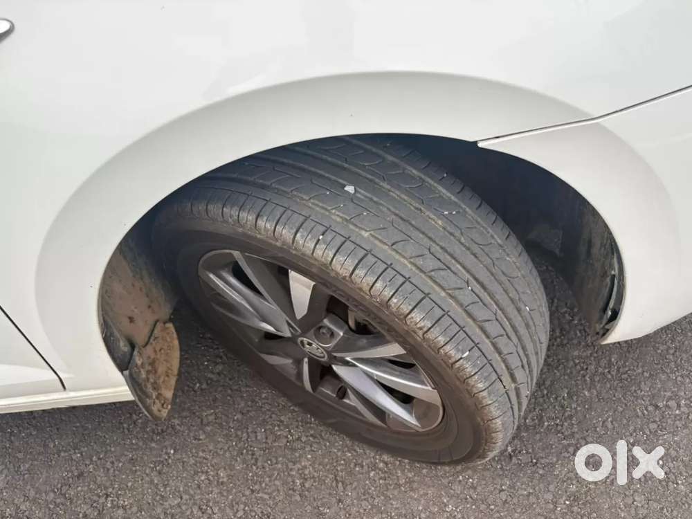 Skoda Slavia Style 1.0l Tsi At, 2022, Petrol
