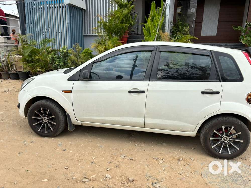 Ford Figo Diesel Zxi 2010