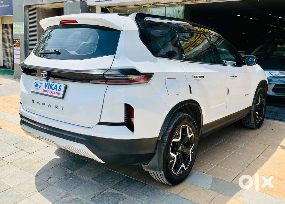 Tata Safari Accomplished Plus Dark Edition At, 2024, Diesel