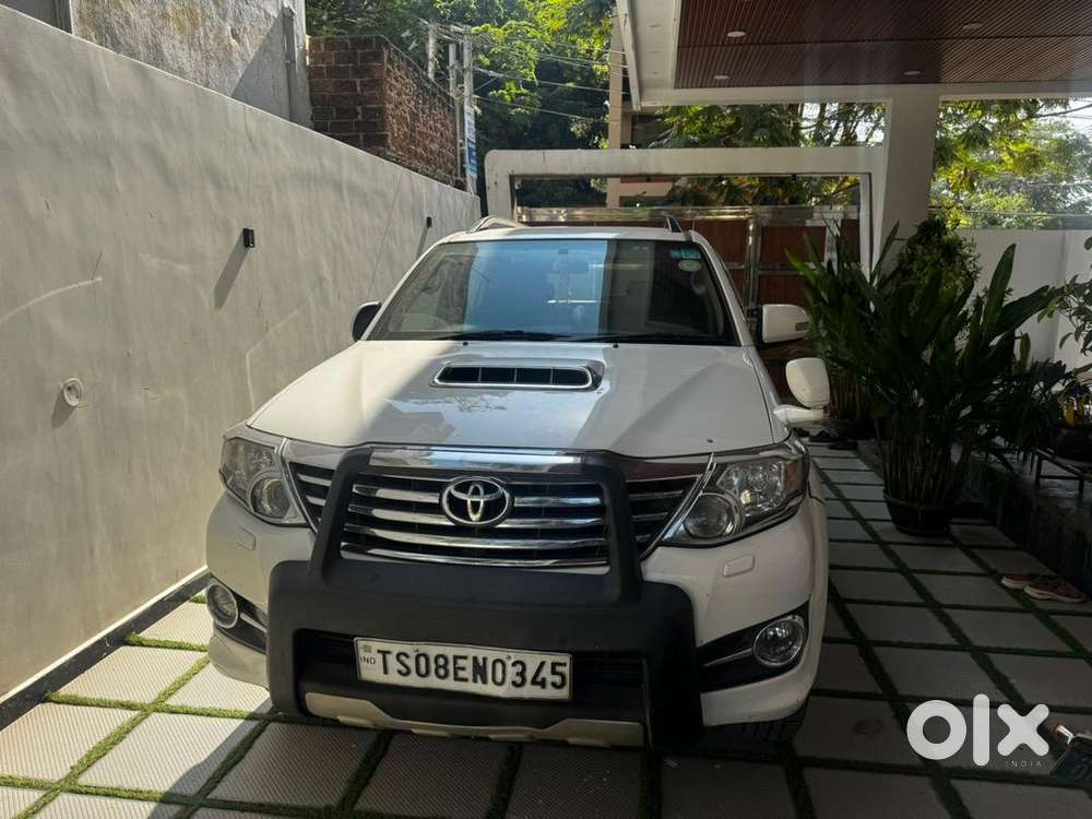 Toyota Fortuner 2015 Diesel 130000 Km Driven