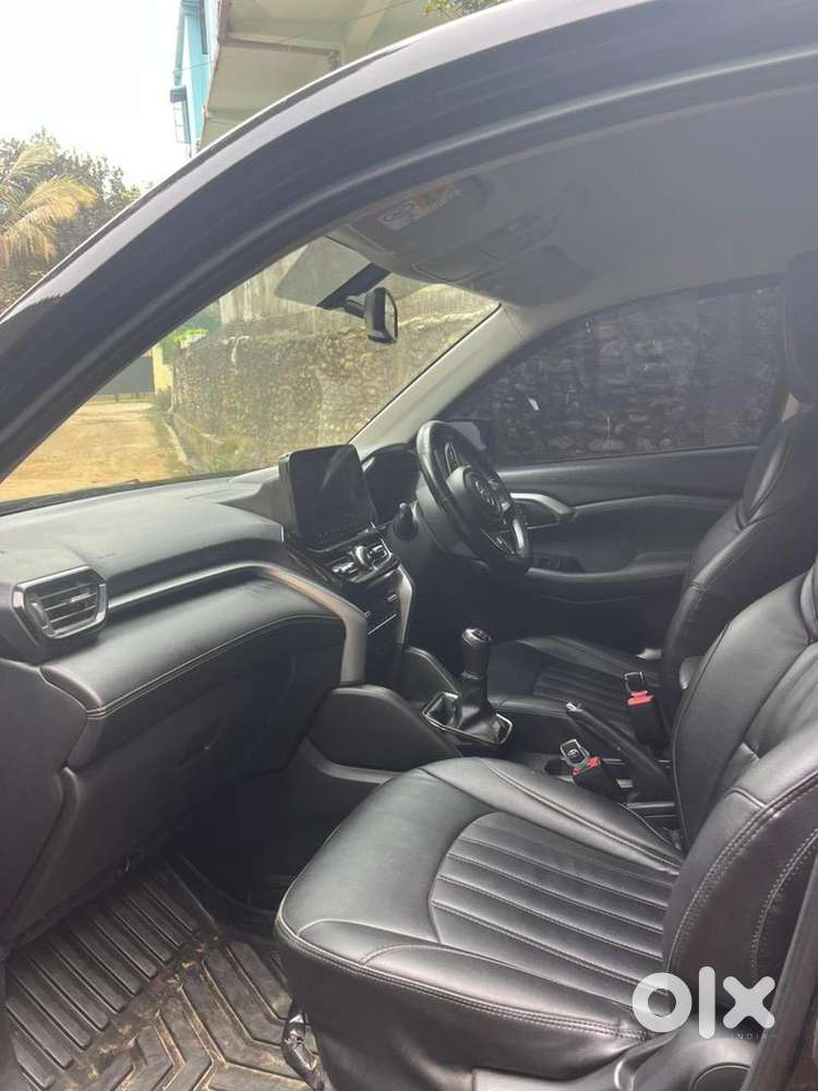 Toyota Urban Cruiser Hyryder 2024 Petrol Well Maintained