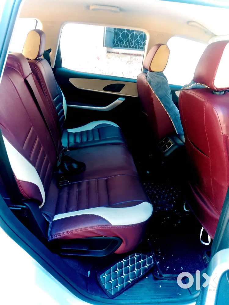 Mahindra Xuv700 Petrol Mt 2025 (7 Str)