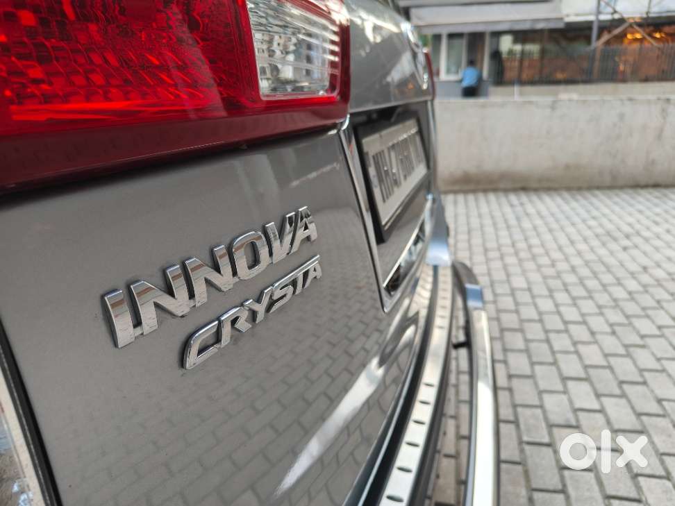 Toyota Innova Crysta 2.8 Gx At 8s, 2022, Petrol